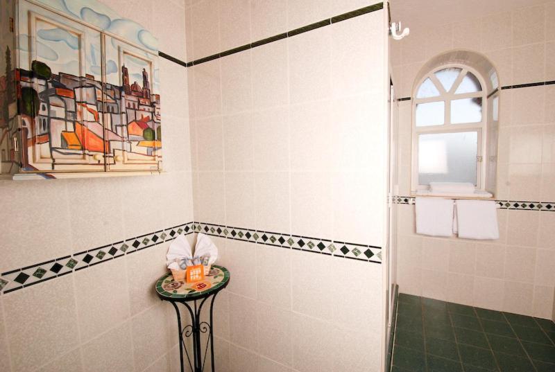 Hotel & Suites Galeria Morelia Værelse billede