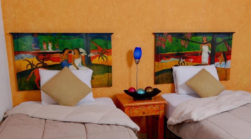 Hotel & Suites Galeria Morelia Værelse billede